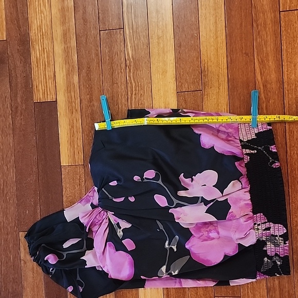 Bebe silk blouse size M - Picture 7 of 7